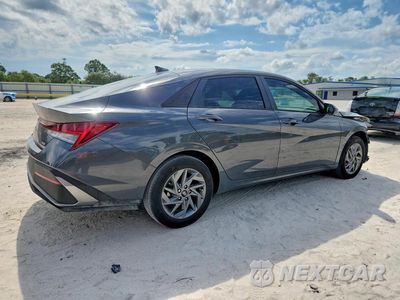 Trzecie zdjęcie samochodu z tyłu: 2025 HYUNDAI ELANTRA HYBRID BLUE VIN:KMHLM4DJ8SU156452 - miniatura