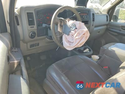 Zdjęcie 8 z 13 samochodu: 2016 NISSAN NV 2500 HD SV VIN:1N6BF0KY9GN802728 - miniatura