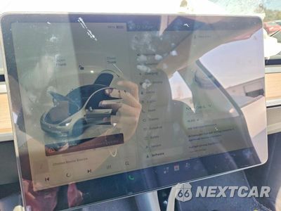 Zdjęcie 9 z 13 samochodu: 2023 TESLA MODEL Y VIN:7SAYGDEF9PF922011 - miniatura