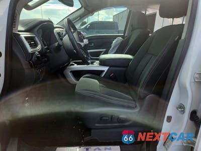 Zdjęcie 7 z 12 samochodu: 2018 NISSAN TITAN SV VIN:1N6AA1E60JN533763 - miniatura