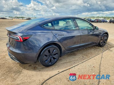 Trzecie zdjęcie samochodu z tyłu: 2024 TESLA MODEL 3 VIN:5YJ3E1EA9RF749092 - miniatura