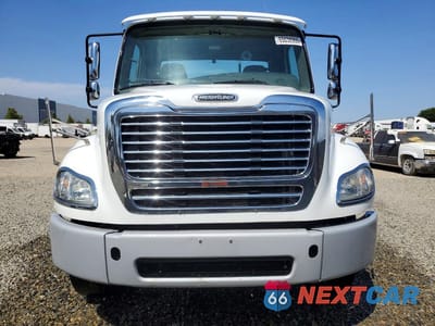 Piąte zdjęcie samochodu w środku: 2019 FREIGHTLINER BUSINESS CLASS M2 SEMI TRUCK VIN:1FUBC4FT8KHLH9248 - miniatura