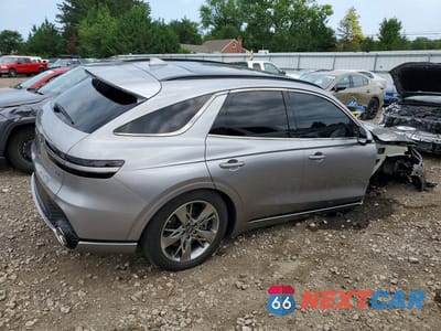 Trzecie zdjęcie samochodu z tyłu: 2022 GENESIS GV70 3.5T SPORT VIN:KMUMCDTC2NU028353 - miniatura
