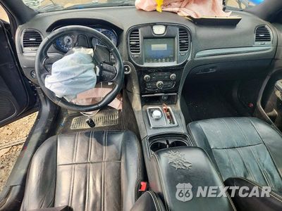 Zdjęcie 8 z 12 samochodu: 2016 CHRYSLER 300 S VIN:2C3CCAGG7GH230528 - miniatura