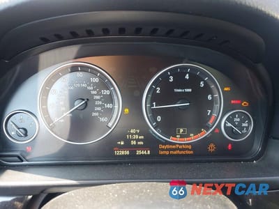 Zdjęcie 9 z 12 samochodu: 2012 BMW 528 XI VIN:WBAXH5C58CDW11285 - miniatura
