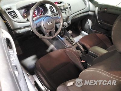 Zdjęcie 8 z 12 samochodu: 2010 KIA FORTE KOUP EX VIN:KNAFU6A25A5298242 - miniatura