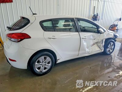 Trzecie zdjęcie samochodu z tyłu: 2018 KIA FORTE5 LX VIN:KNAFK5A84J5774114 - miniatura