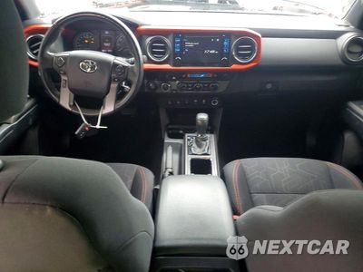 Zdjęcie 8 z 12 samochodu: 2017 TOYOTA TACOMA TRD SPORT VIN:5TFCZ5AN2HX088305 - miniatura