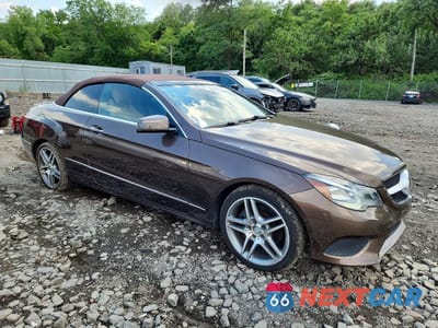 Czwarte zdjęcie samochodu z boku: 2014 MERCEDES-BENZ E 350 VIN:WDDKK5KF4EF270408 - miniatura