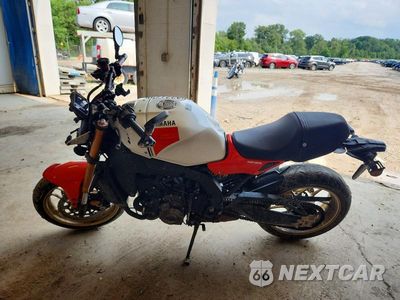 Trzecie zdjęcie samochodu z tyłu: 2024 YAMAHA MTM890 VIN:JYARN80E8RA001810 - miniatura