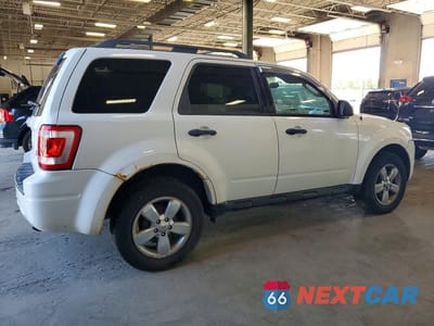 Trzecie zdjęcie samochodu z tyłu: 2010 FORD ESCAPE XLT VIN:1FMCU9DG3AKA81056 - miniatura