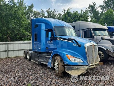 Czwarte zdjęcie samochodu z boku: 2023 KENWORTH T680 SEMI TRUCK VIN:1XKYDP9X0PJ243817 - miniatura