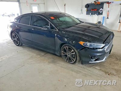 Czwarte zdjęcie samochodu z boku: 2020 FORD FUSION TITANIUM VIN:3FA6P0K98LR116137 - miniatura