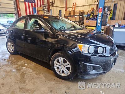 Czwarte zdjęcie samochodu z boku: 2012 CHEVROLET SONIC LT VIN:1G1JC5SB7C4209779 - miniatura