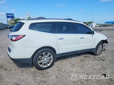 Trzecie zdjęcie samochodu z tyłu: 2015 CHEVROLET TRAVERSE LT VIN:1GNKVGKDXFJ304045 - miniatura