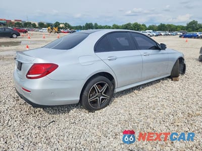 Trzecie zdjęcie samochodu z tyłu: 2018 MERCEDES-BENZ E 300 4MATIC VIN:WDDZF4KB3JA343964 - miniatura