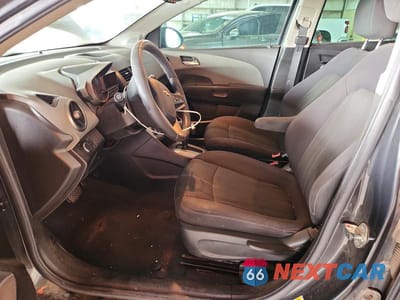 Zdjęcie 7 z 12 samochodu: 2015 CHEVROLET SONIC LT VIN:1G1JC5SH5F4101041 - miniatura