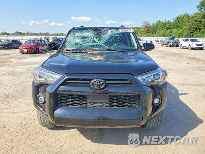 Piąte zdjęcie samochodu w środku: 2022 TOYOTA 4RUNNER SR5 VIN:JTEEU5JR3N5251511 - miniatura