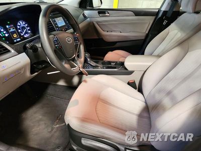 Zdjęcie 7 z 13 samochodu: 2016 HYUNDAI SONATA HYBRID SE VIN:KMHE24L10GA035990 - miniatura