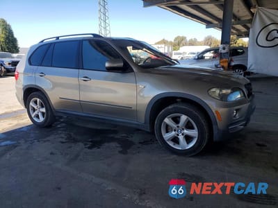 Czwarte zdjęcie samochodu z boku: 2009 BMW X5 XDRIVE30I VIN:5UXFE43579L272730 - miniatura