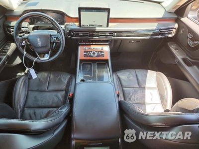 Zdjęcie 8 z 13 samochodu: 2020 LINCOLN AVIATOR RESERVE VIN:5LM5J7XC6LGL13196 - miniatura