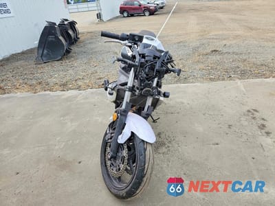 Drugie zdjęcie samochodu z przodu: 2015 KAWASAKI EX650 F VIN:JKAEXEF16FDA22680 - miniatura