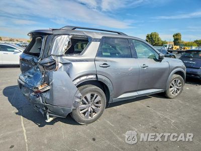 Trzecie zdjęcie samochodu z tyłu: 2023 NISSAN PATHFINDER SV VIN:5N1DR3BA3PC254580 - miniatura