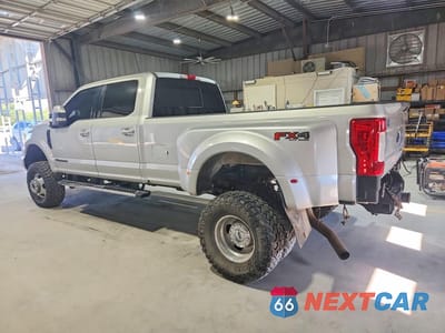 Drugie zdjęcie samochodu z przodu: 2018 FORD F350 SUPER DUTY VIN:1FT8W3DT6JEC99957 - miniatura