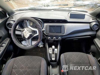 Zdjęcie 8 z 14 samochodu: 2018 NISSAN KICKS S VIN:3N1CP5CU4JL542701 - miniatura