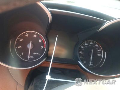 Zdjęcie 9 z 12 samochodu: 2019 ALFA ROMEO GIULIA TI VIN:ZARFANBN1K7608042 - miniatura