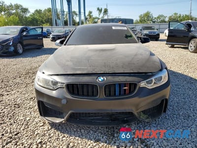 Piąte zdjęcie samochodu w środku: 2017 BMW M4 VIN:WBS3R9C59HK708920 - miniatura