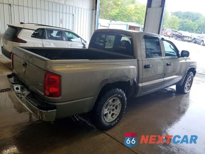 Trzecie zdjęcie samochodu z tyłu: 2006 DODGE DAKOTA QUAD SLT VIN:1D7HW48NX6S716058 - miniatura