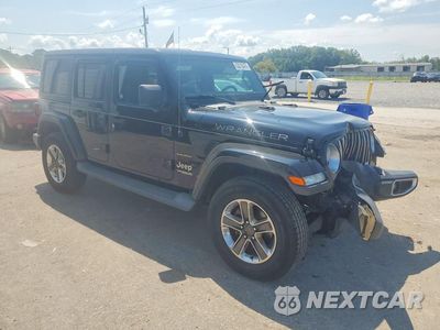 Czwarte zdjęcie samochodu z boku: 2020 JEEP WRANGLER UNLIMITED SAHARA VIN:1C4HJXEN2LW161237 - miniatura