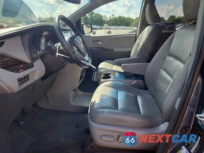 Zdjęcie 7 z 14 samochodu: 2017 TOYOTA SIENNA XLE 8-PASSENGER VIN:5TDYZ3DC0HS821994 - miniatura