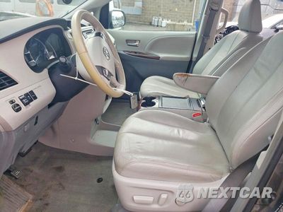 Zdjęcie 7 z 14 samochodu: 2013 TOYOTA SIENNA XLE 7-PASSENGER VIN:5TDDK3DC0DS068772 - miniatura