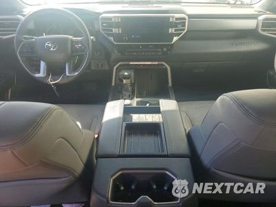 Zdjęcie 8 z 12 samochodu: 2025 TOYOTA TUNDRA CREWMAX SR5 VIN:5TFLA5EC2SX041699 - miniatura
