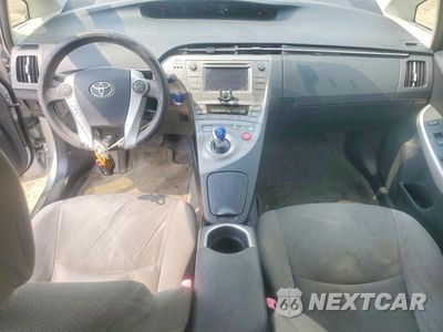 Zdjęcie 8 z 12 samochodu: 2013 TOYOTA PRIUS TWO VIN:JTDKN3DU1D5668214 - miniatura