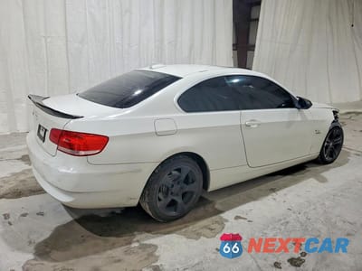 Trzecie zdjęcie samochodu z tyłu: 2009 BMW 328 XI SULEV VIN:WBAWV53579P081032 - miniatura