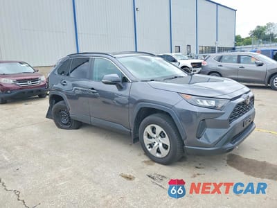Czwarte zdjęcie samochodu z boku: 2019 TOYOTA RAV4 LE VIN:2T3G1RFV7KC015209 - miniatura