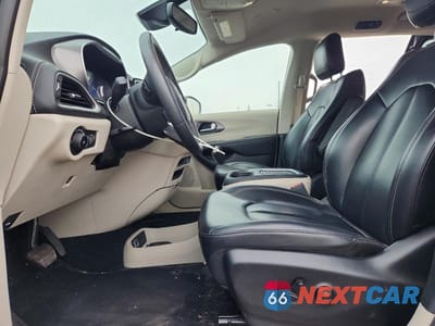 Zdjęcie 7 z 13 samochodu: 2023 CHRYSLER PACIFICA HYBRID TOURING L VIN:2C4RC1L75PR626219 - miniatura