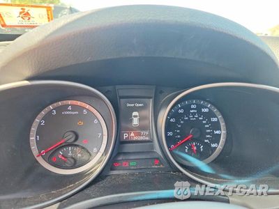 Zdjęcie 9 z 14 samochodu: 2016 HYUNDAI SANTA FE SPORT 2.4L VIN:5XYZT3LB0GG337804 - miniatura