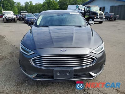 Piąte zdjęcie samochodu w środku: 2019 FORD FUSION SEL VIN:3FA6P0CD9KR147334 - miniatura