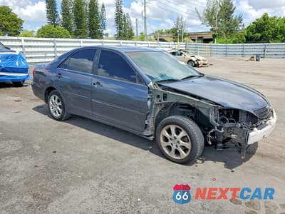 Czwarte zdjęcie samochodu z boku: 2005 TOYOTA CAMRY STANDARD VIN:4T1BE32K05U503288 - miniatura