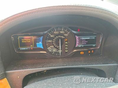 Zdjęcie 9 z 13 samochodu: 2011 LINCOLN MKX VIN:2LMDJ8JK2BBJ16279 - miniatura