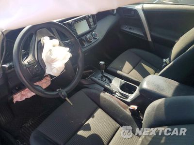 Zdjęcie 8 z 13 samochodu: 2017 TOYOTA RAV4 LE VIN:JTMZFREV2HJ719108 - miniatura