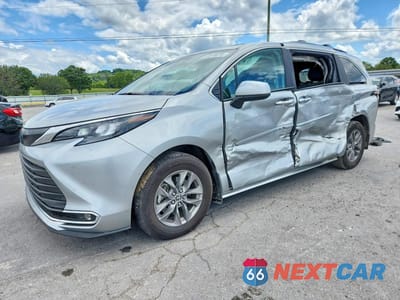 2024 TOYOTA SIENNA XLE 7-PASSENGER 5TDJSKFC0RS144458 - główne zdjęcie licytacji z USA - miniatura