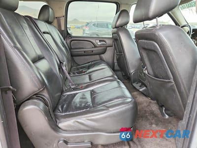 Zdjęcie 10 z 12 samochodu: 2011 CHEVROLET SUBURBAN K1500 LT VIN:1GNSKJE36BR139762 - miniatura