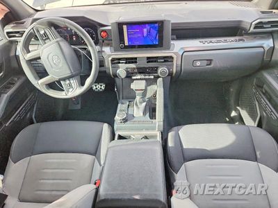 Zdjęcie 8 z 12 samochodu: 2025 TOYOTA TACOMA TRD SPORT VIN:3TMLB5JN9SM140501 - miniatura
