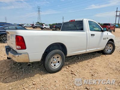 Trzecie zdjęcie samochodu z tyłu: 2017 RAM 1500 ST VIN:3C6JR6DT7HG704454 - miniatura