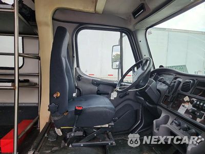 Piąte zdjęcie samochodu w środku: 2015 FREIGHTLINER M2 106 MEDIUM DUTY VIN:1FVACWDU5FHGN5221 - miniatura